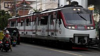 Kereta railbus dengan rute Stasiun Purwosari Solo-Stasiun Wonogiri tersebut dioperasikan PT KAI Daop 6 Yogyakarta sebagai transportasi alternatif bagi warga. 