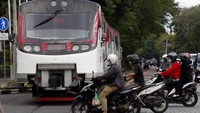 Moda transportasi ini diharapkan mampu meningkatkan pertumbuhan ekonomi dan mengurangi kepadatan jalan.  