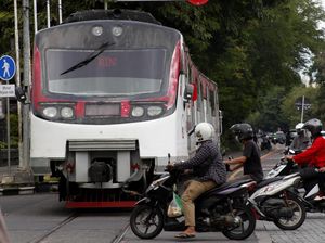 KA Batara Kresna Tabrak Truk di Perempatan Sangkrah Solo
