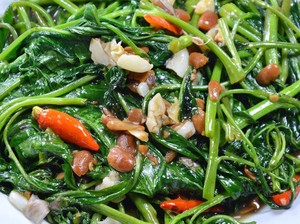 3 Resep Tumis Kangkung Sederhana yang Sedap Bumbunya