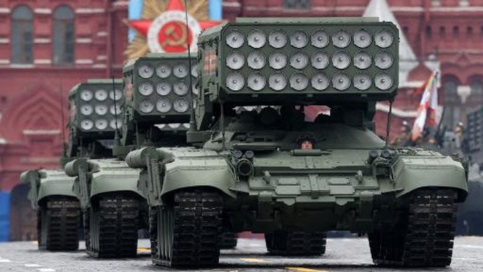 Russian TOS-1A multiple rocket launchers move through Red Square during the Victory Day military parade in Moscow on May 9, 2021. - Russia celebrates the 76th anniversary of the victory over Nazi Germany during World War II. (Photo by Dimitar DILKOFF / AFP)