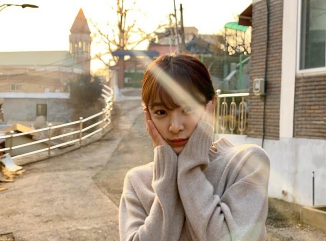 Sebelum debut, Seol In Ah memilih Seo Rin A sebagai nama panggung. Namun, aktris kelahiran 3 Januari 1996 itu sebenarnya lahir dengan nama Bang Ye Rin. Foto: dok. Instagram @_seorina