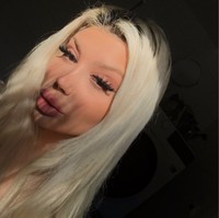 Punya obsesi jadi mirip boneka Bratz, wanita asal Swedia yang bernama Stefanie Mulic sampai rela menghabiskan banyak uang untuk melakukan operasi plastik. Setidaknya Stefanie bisa menghabiskan sekitar Rp 263 juta setiap tahunnya untuk melakukan oplas. Foto: Instagram/@blondiesteffi