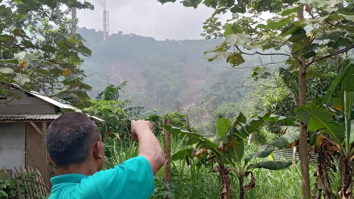 Tebing yang lonsor Desa Sumberngepoh, Kecamatan Lawang, Kabupaten Malang