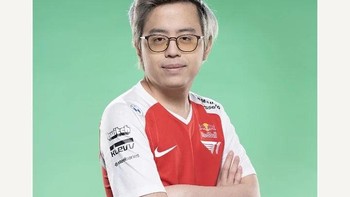 Tantangan semakin besar, ketika orang tuanya tidak mendukung minatnya di dunia e-sports. Menurut mereka hal tersebut hanya buang-buang uang.  