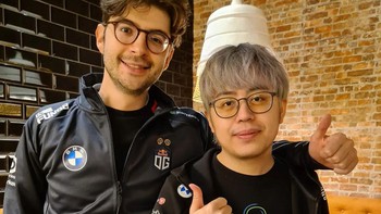 Hingga akhirnya memutuskan untuk berkarier di luar negeri, seperti sempat memperkuat TNC Tiger dan Geek Fam Malaysia. Sampai Kenny dilirik oleh organisasi esports yang berlokasi di Korea Selatan, T1, dan mampu tampil di Dota 2 The International 10.  