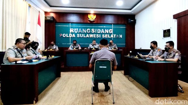 AKBP M menjalani sidang kode etik.