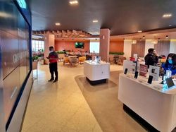 Asyik Banget! Ini Bukan Cafe, Tapi Grapari Telkomsel di Jawa Timur