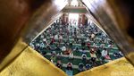Intip Pelaksanaan Salat Jumat di Masjid Agung Al Barkah Bekasi