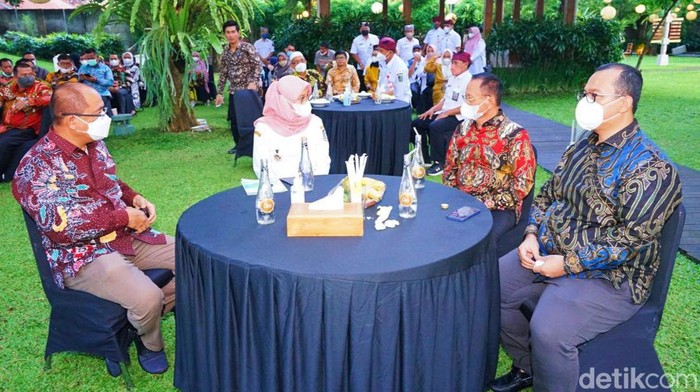 bupatu mamuju tengah datang ke banyuwangi