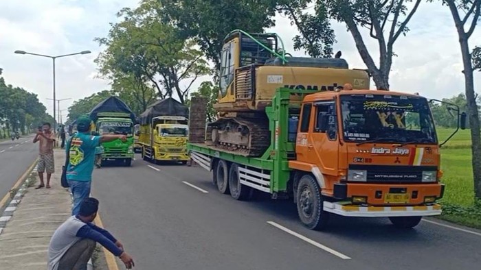 demo sopir truk di nganjuk
