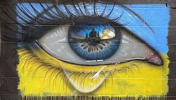 Saya Berdiri Dengan Anda Ukraina. Dicat di Northcote Lane, Off City Road, Cardiff. dok. Boredpanda/mydogsighs