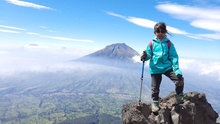 Devania Syahla Almira