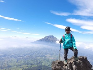 Hebring! Bocah Perempuan Cimahi Ini Sudah Jajal 10 Gunung