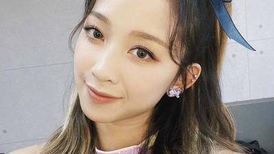 Viral Foto Dita Karang Pakai Seragam SMA, Idol KPop Pertama Asal Indonesia