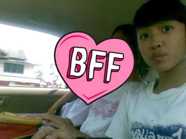 Idol kelahiran 25 Desember 1996 itu dikenal berprestasi dan punya reputasi yang baik di sekolah. Baru-baru ini, Dita Karang juga menjadi perbincangan karena digandeng dua e-commerce kenamaan, Tokopedia dan Shopee. Foto: dok. Twitter @starfess