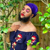 Inilah penampilan wanita keturunan India itu dengan jenggot tebalnya. Dia kini percaya diri pamer bulu tubuhnya itu. Foto: Instagram