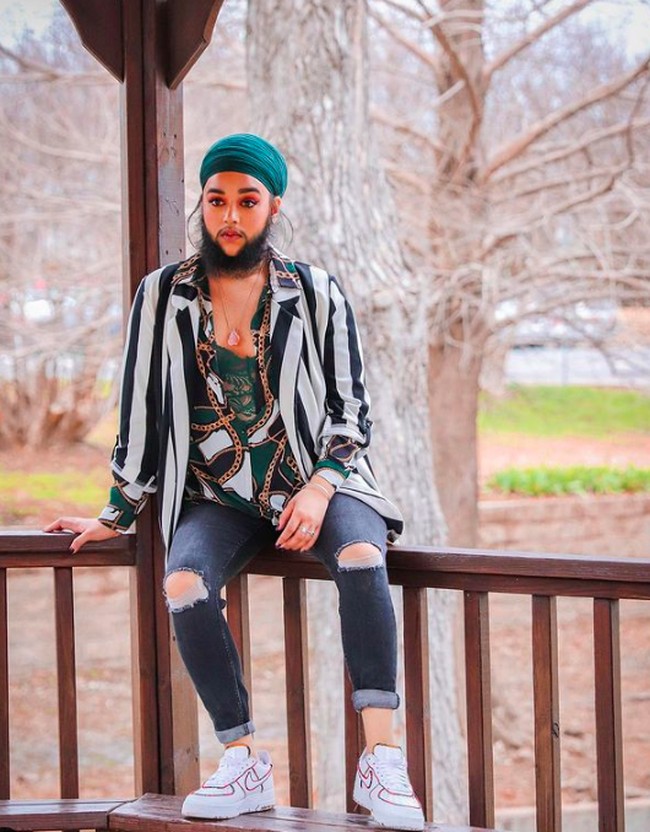 Jika ada pria yang mendekatinya, biasanya Harnaam hanya dijadikan ‘bahan’ fetish dan fantasi pria tersebut. Diakuinya, pria hanya ingin menginginkannya secara seksual.Foto: Instagram