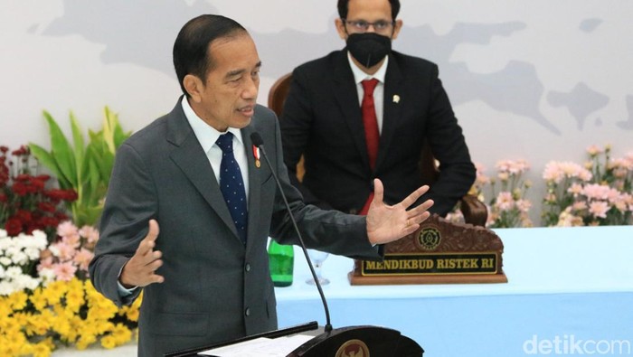 Presiden Jokowi saat hadir di Dies Natalis ke-46 UNS, Juat (11/3/2022).