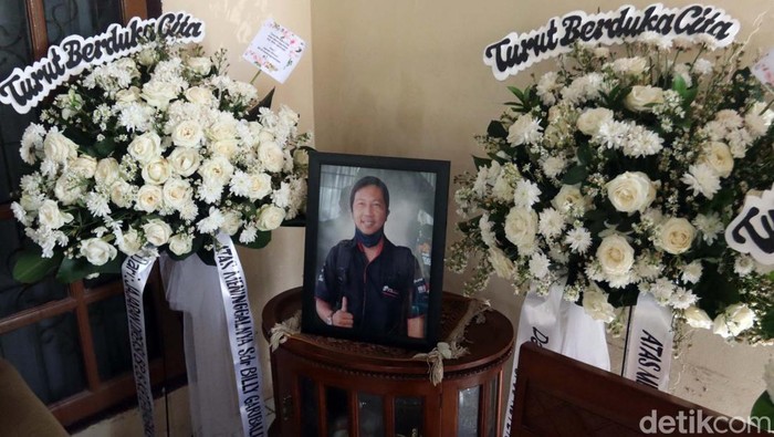 Keluarga almarhum Billy Garibaldi, korban penembakan KKB di Puncak Jaya Papua, mendapat santunan. Kedua anak almarhum juga mendapat beasiswa hingga kuliah.