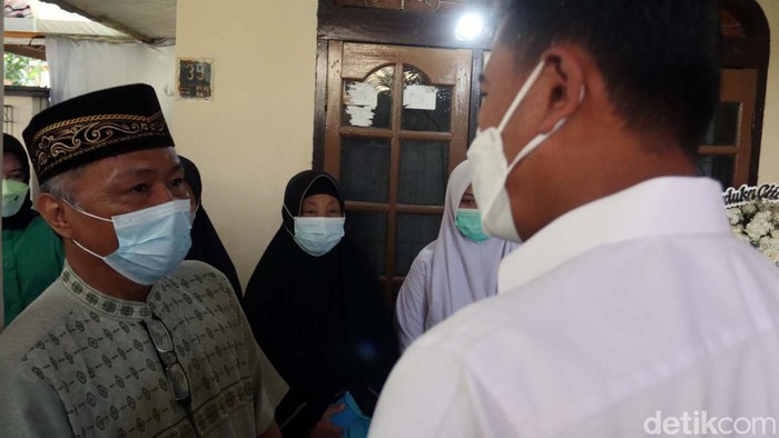 Keluarga Korban Penembakan KKB Terima Santunan Keluarga almarhum Billy Garibaldi, korban penembakan KKB di Puncak Jaya Papua, mendapat santunan. Kedua anak almarhum juga mendapat beasiswa hingga kuliah.