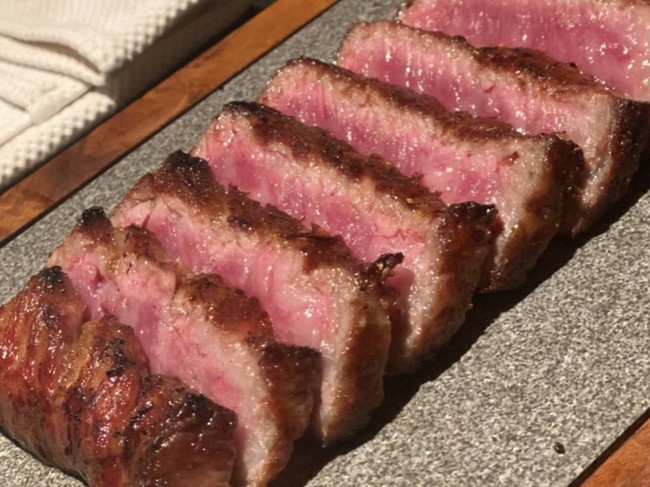 Livy Renata Doyan Hotpot hingga Steak, Ini 7 Tempat Makan Pilihannya