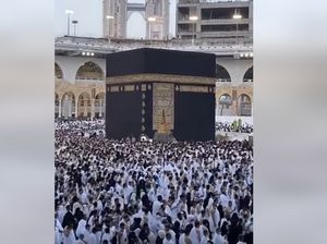 Lautan Manusia Kembali Padati Area Kabah Jelang Ramadan