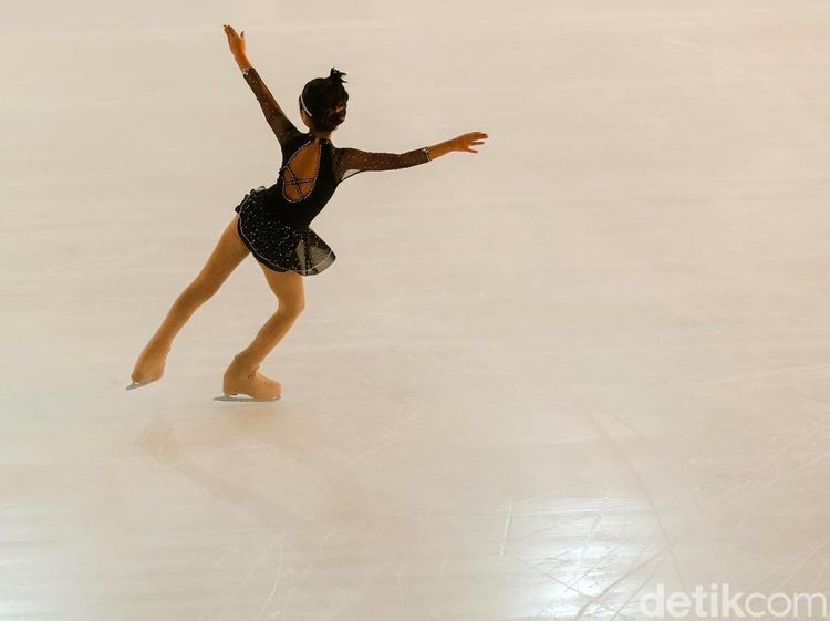 Mencari Bibit-bibit Atlet Ice Skating Indonesia
