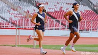 Dia juga berkesempatan ikut full marathon di Berlin karena dapat ajakan dari salah satu produk kecantikan. 