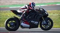 Perubahan Ducati V4 SP2 juga terletak pada sistem kopling, STM-EVO. Sistem kopling ini memungkinkan pengendara tidak mengalami slip. (Ducati/Motorcyclenews)