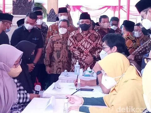 Peluncuran program Pendampingan, Konseling, dan Pemeriksaan Kesehatan dalam Tiga Bulan Pra Nikah di Pendopo Parasamya.