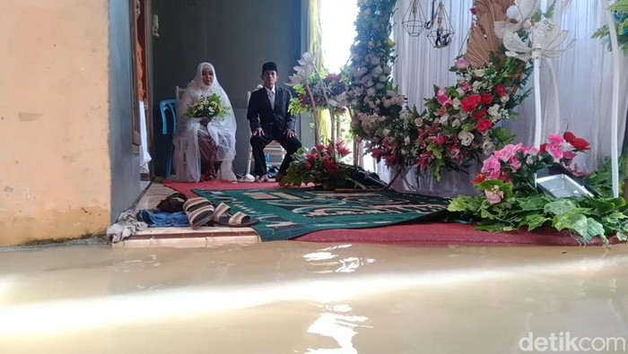 pengantin jombang kebanjiran pengantin jombang kebanjiran