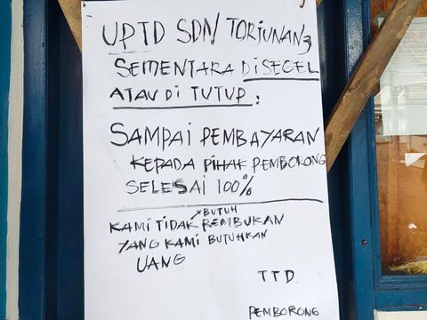 penyegelan ruang kelas di SDN Torjunan 3 Sampang