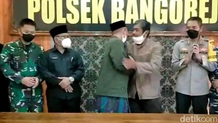 perguruan silat  bentrok di banyuwangi