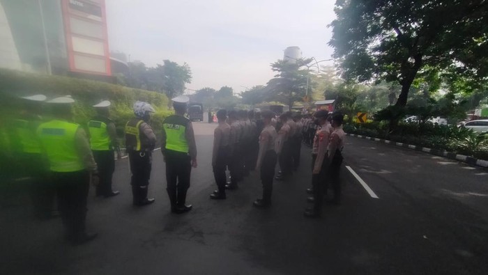 persiapan polisi jelang 2.000 Sopir Truk Jatim Jadi Demo ke Surabaya