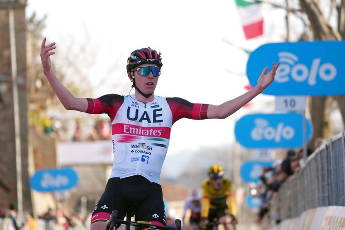 Pebalap tim UEA Emirates, Tadej Pogacar menjadi yang tercepat dalam etape 4  Tirreno–Adriatico 2022, Kamis (10/3). Pogacar memacu sepeda Colnago  di rute sepanjang 202 km dengan waktu 4 jam 48 menit 39 detik.
