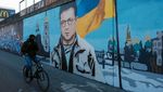 Presiden Ukraina Dibikin Mural di Polandia, Jidatnya Diberi Huruf Z