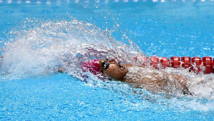 SELEKNAS PELATNAS RENANG SEA GAMES Perenang I Gede Siman Sudartawa memacu kecepatannya dalam nomor 100 meter gaya punggung putra Seleksi Nasional (Seleknas) time trial renang untuk persiapan SEA Games Vietnam di Stadion Akuatik Gelora Bung Karno, Jakarta, Jumat (11/3/2022). Seleksi tersebut diikuti para perenang Pelatnas dan perenang non Pelatnas untuk menentukan wakil Indonesia dalam SEA Games 2022 Vietnam. ANTARA FOTO/Aditya Pradana Putra/nym.