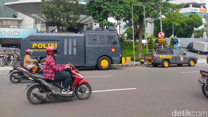 Siatuasi Jalan Ahmad Yani Surabaya jelang demo sopir truk