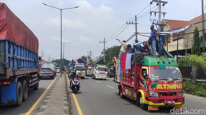 Sopir truk konvoi saat hendak demo soal ODOL