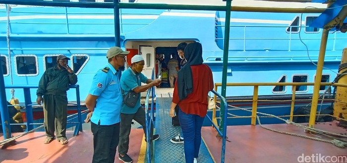 Suasana di pelabuhan Kartini Jepara, Jumat (11/3/2022).