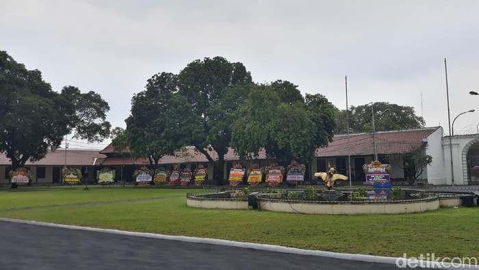 Suasana Puro Mangkunegaran, Jumat (11/3), jelang penobatan GPH Bhre pada Sabtu (12/3/2022).