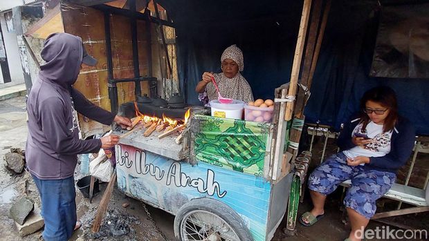 Surabi Ibu Anah di Majalaya, Kabupaten Bandung