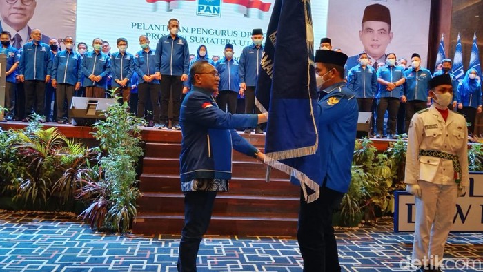 Zulhas lantik pengurus PAN Sumut