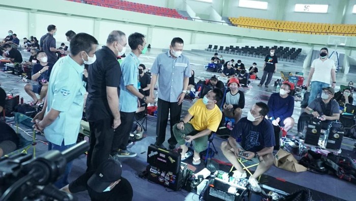 Bamsoet membuka kejurnas balap Tamiya di Tangerang.