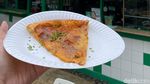Di Tempat Jajan Kekinian Bintaro Ini Ada Pizza Rendang Vegan hingga Halal Snack