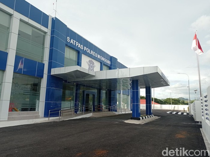 Gedung Satuan Penyelenggara Administrasi SIM (Satpas) baru di Jalan Lingkar Kota, Krisak, Desa Singodutan, Kecamatan Selogiri.