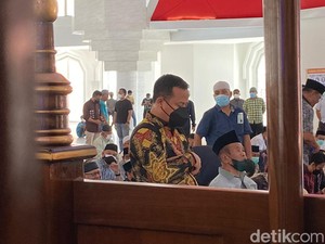 Masjid 99 Kubah Resmi Difungsikan, Andi Sudirman Salat Zuhur Perdana