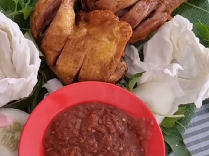 Viral Harga Pecel Ayam di Papua Barat