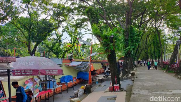 Kawasan kuliner Kanrerong Kota Makassar.